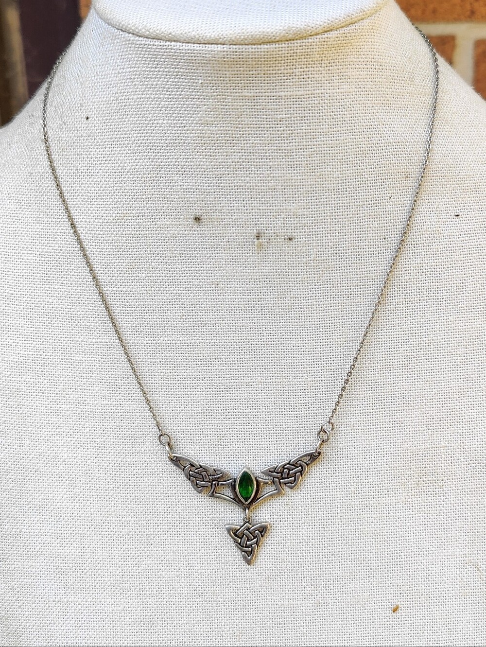 Vintage Sterling Emerald Celtic Necklace - Picture 4 of 7